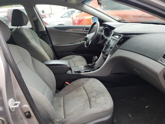 Photo 4 VIN: KMHEC4A42BA006672 - HYUNDAI SONATA 