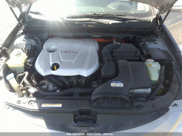 Photo 9 VIN: KMHEC4A42BA008101 - HYUNDAI SONATA 