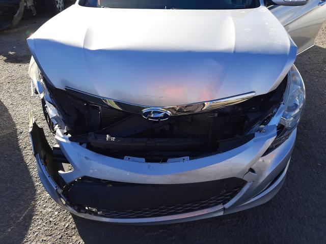 Photo 6 VIN: KMHEC4A42BA018689 - HYUNDAI SONATA HYB 