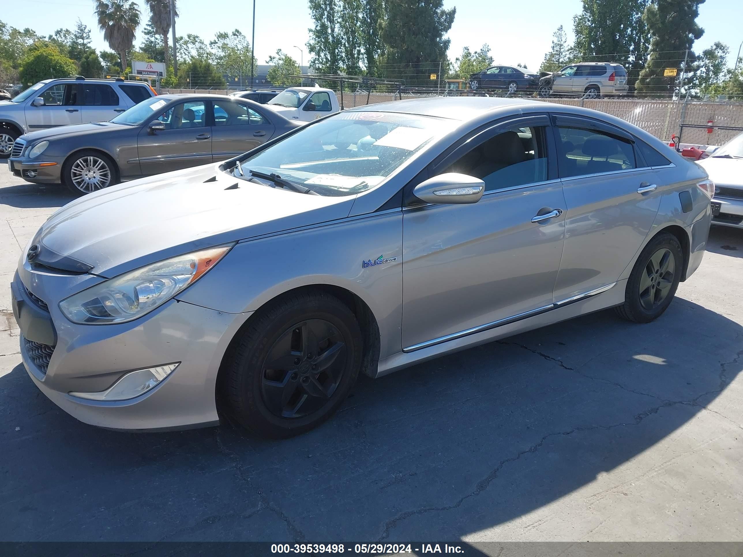 Photo 1 VIN: KMHEC4A42CA035087 - HYUNDAI SONATA 