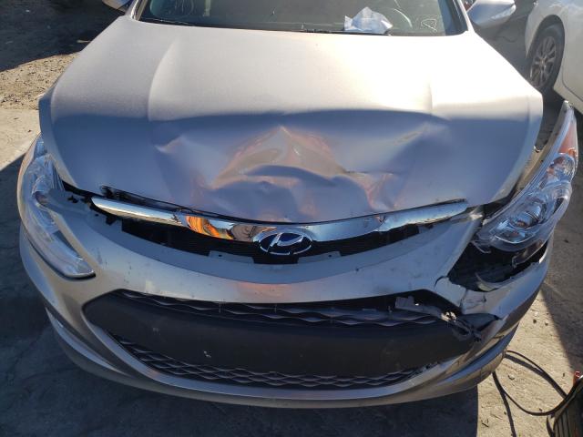 Photo 6 VIN: KMHEC4A42CA040743 - HYUNDAI SONATA HYB 