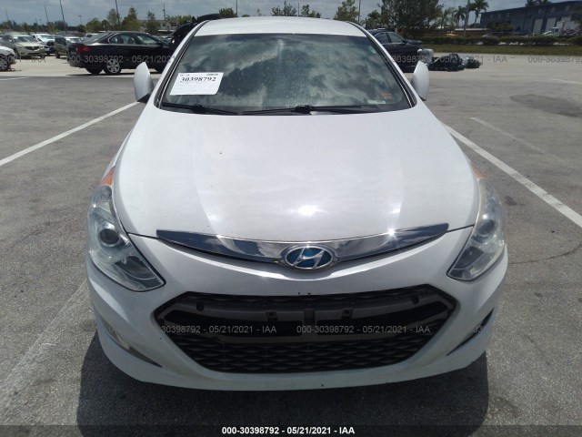 Photo 5 VIN: KMHEC4A42CA043349 - HYUNDAI SONATA 