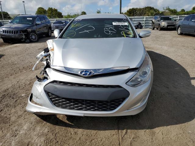 Photo 4 VIN: KMHEC4A42CA059311 - HYUNDAI SONATA HYB 