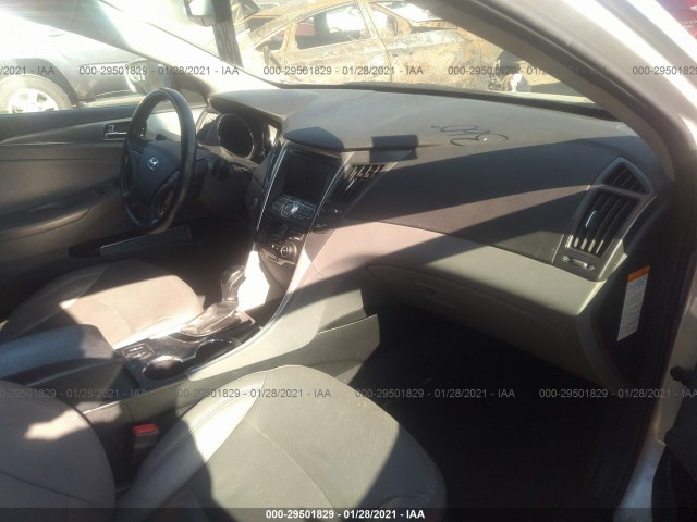 Photo 4 VIN: KMHEC4A42EA110471 - HYUNDAI SONATA 