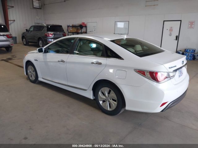 Photo 2 VIN: KMHEC4A42FA120757 - HYUNDAI SONATA HYBRID 