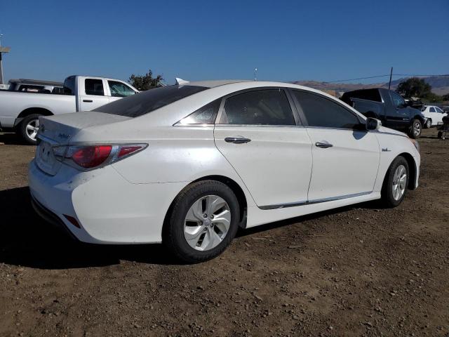 Photo 2 VIN: KMHEC4A42FA124615 - HYUNDAI SONATA HYB 