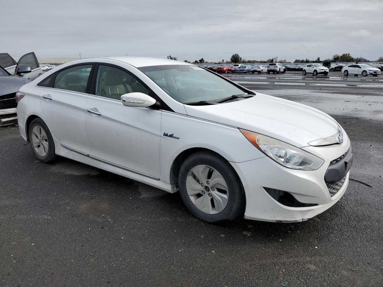 Photo 3 VIN: KMHEC4A42FA139423 - HYUNDAI SONATA 