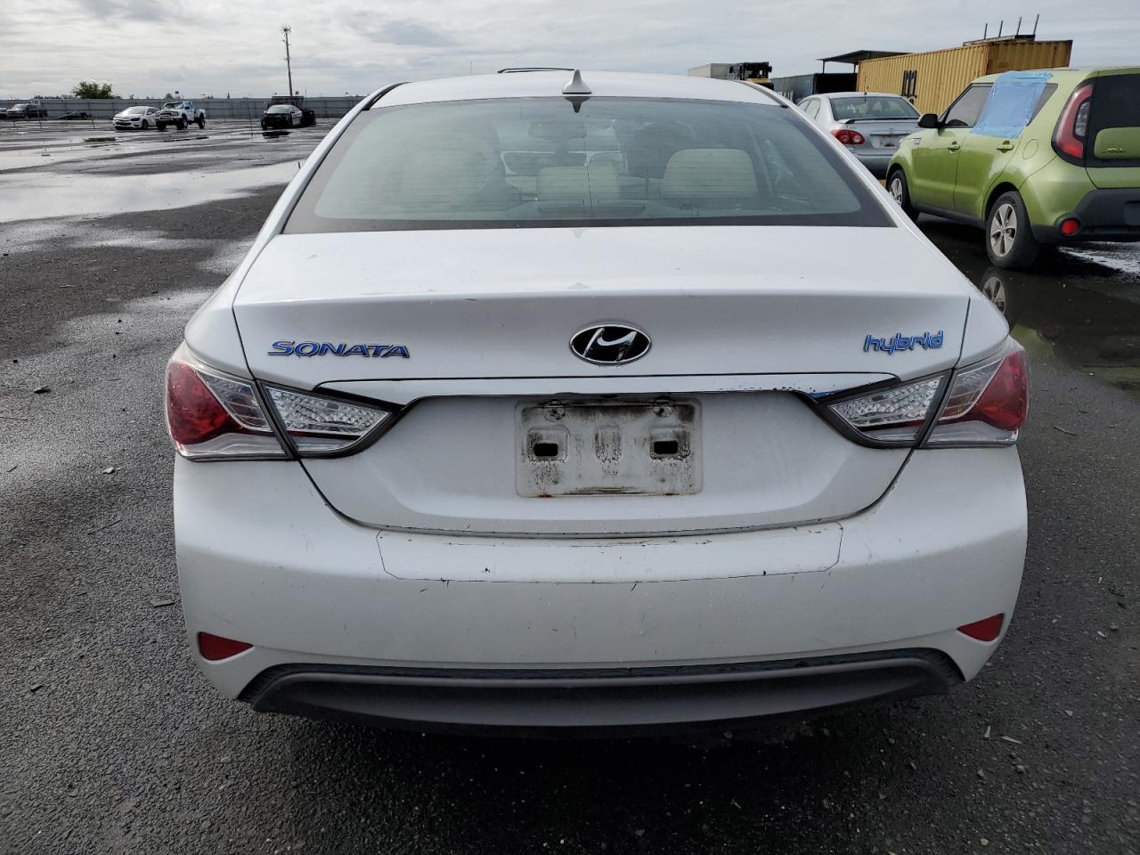 Photo 5 VIN: KMHEC4A42FA139423 - HYUNDAI SONATA 