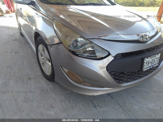 Photo 5 VIN: KMHEC4A43BA000590 - HYUNDAI SONATA 