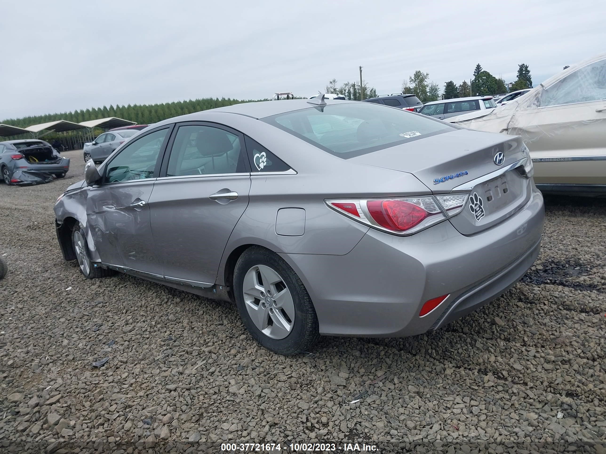 Photo 2 VIN: KMHEC4A43BA012044 - HYUNDAI SONATA 