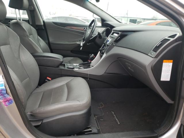 Photo 4 VIN: KMHEC4A43CA022610 - HYUNDAI SONATA HYB 