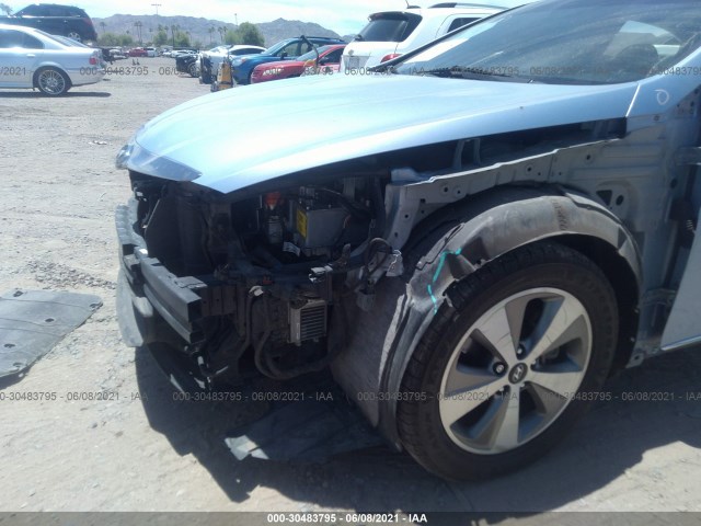 Photo 5 VIN: KMHEC4A43CA031047 - HYUNDAI SONATA 