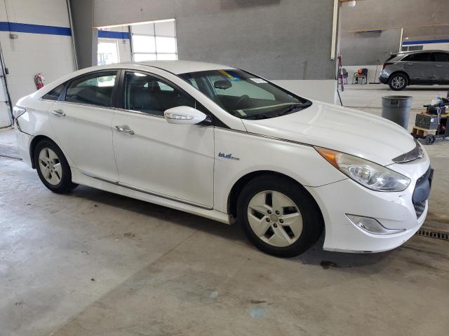 Photo 3 VIN: KMHEC4A43CA038371 - HYUNDAI SONATA 