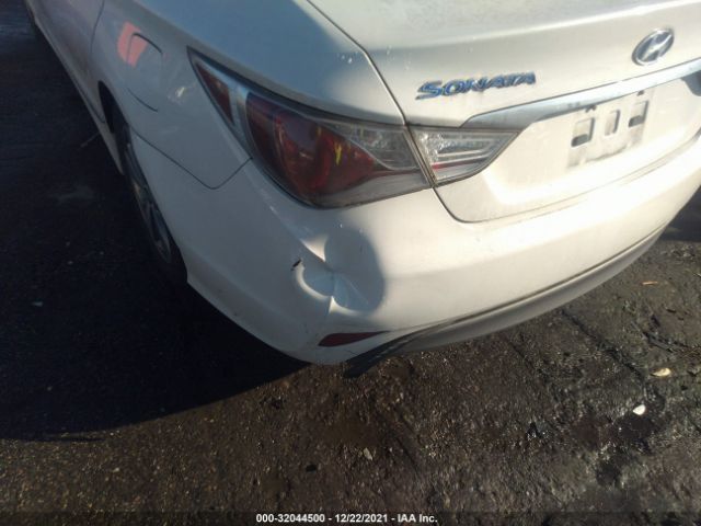 Photo 5 VIN: KMHEC4A43CA040685 - HYUNDAI SONATA 