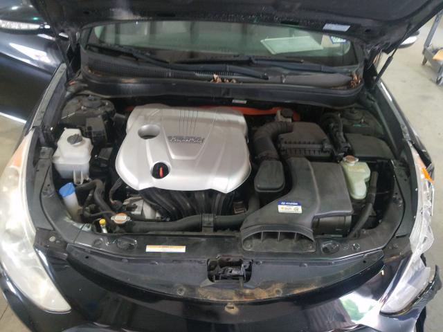 Photo 6 VIN: KMHEC4A44BA003689 - HYUNDAI SONATA 