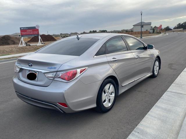 Photo 3 VIN: KMHEC4A44BA004101 - HYUNDAI SONATA HYB 