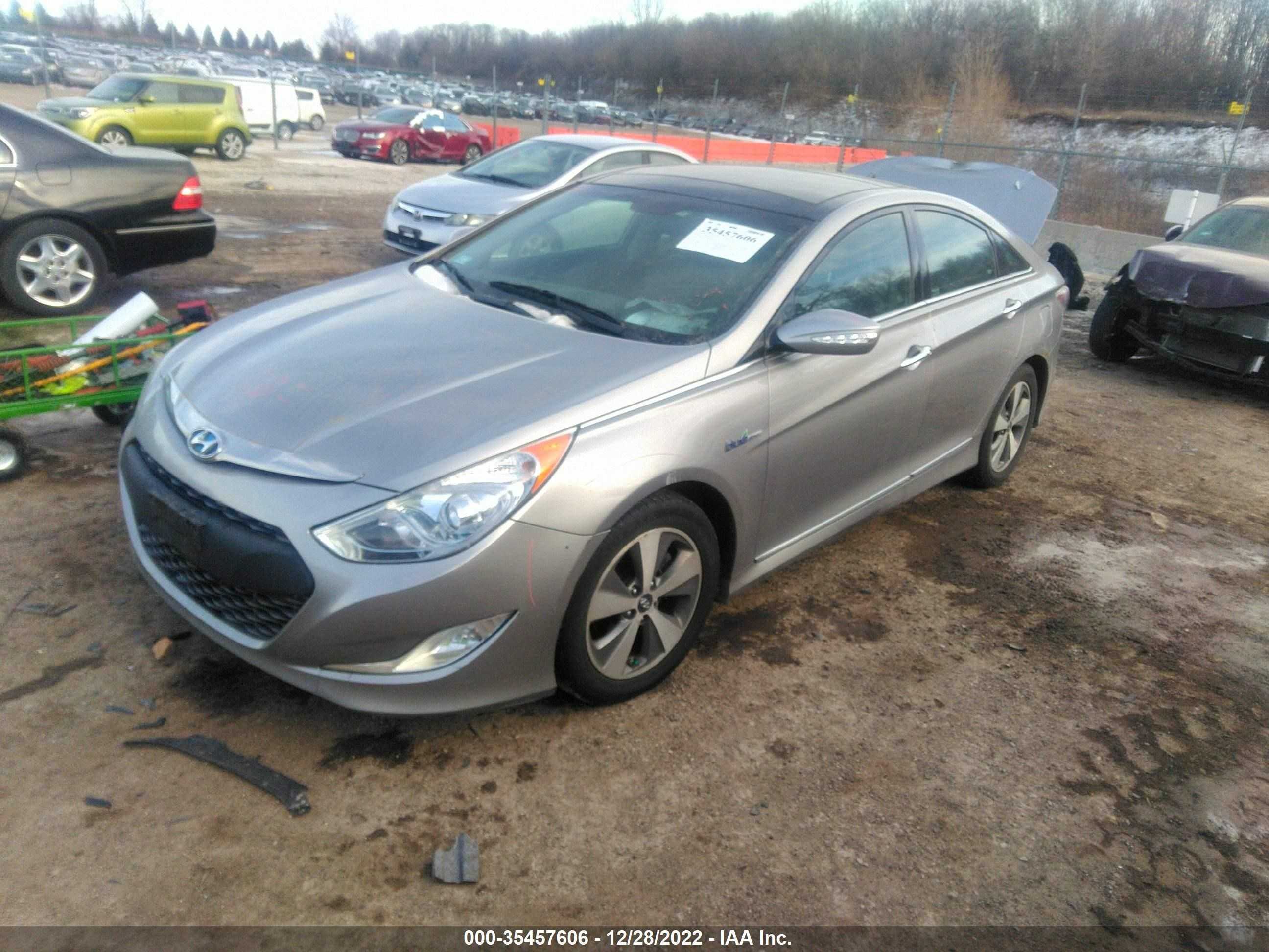 Photo 1 VIN: KMHEC4A44BA013056 - HYUNDAI SONATA 