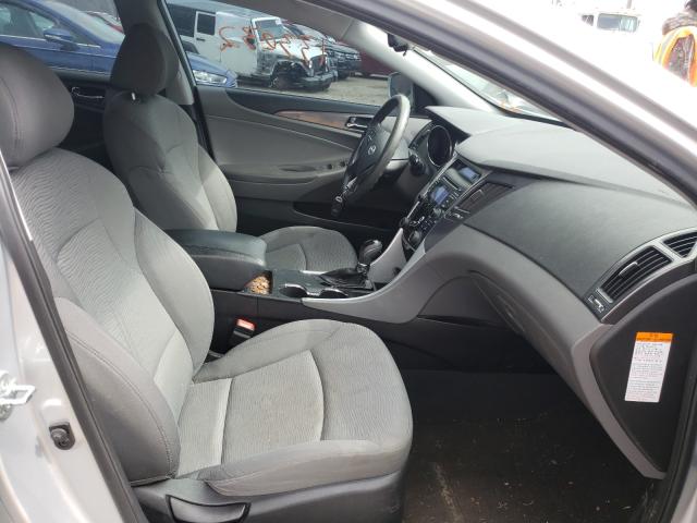 Photo 4 VIN: KMHEC4A44CA024138 - HYUNDAI SONATA HYB 