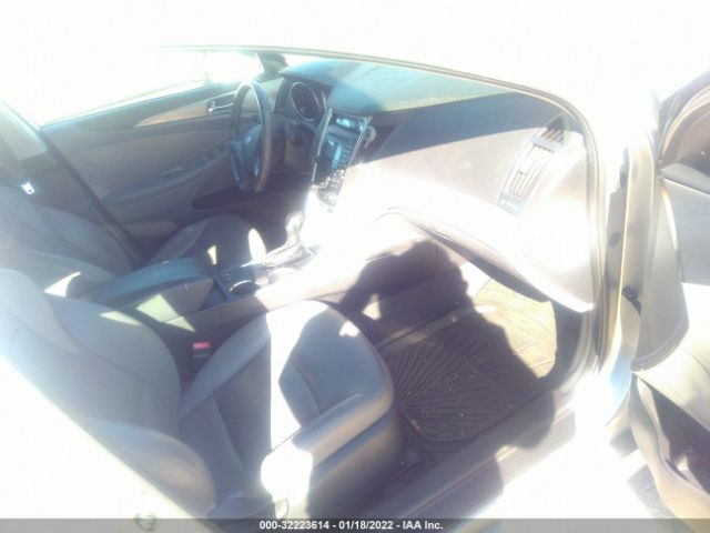 Photo 4 VIN: KMHEC4A44CA033115 - HYUNDAI SONATA 