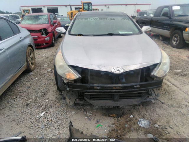 Photo 5 VIN: KMHEC4A44CA036693 - HYUNDAI SONATA 