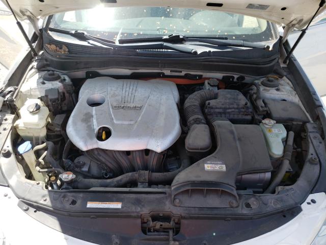 Photo 6 VIN: KMHEC4A44CA042770 - HYUNDAI SONATA HYB 