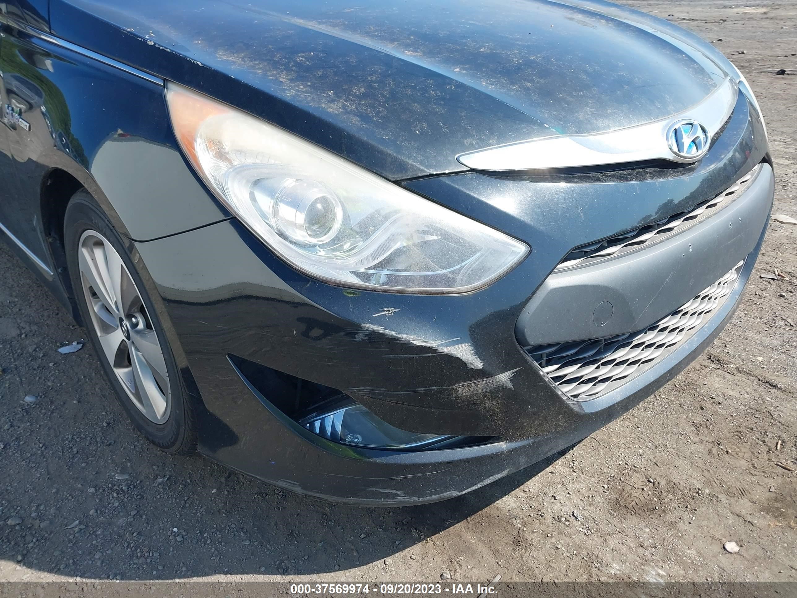 Photo 5 VIN: KMHEC4A44CA043692 - HYUNDAI SONATA 