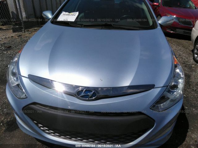 Photo 5 VIN: KMHEC4A44CA044504 - HYUNDAI SONATA 