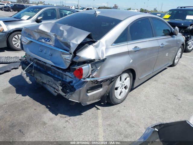 Photo 3 VIN: KMHEC4A44CA057849 - HYUNDAI SONATA HYBRID 