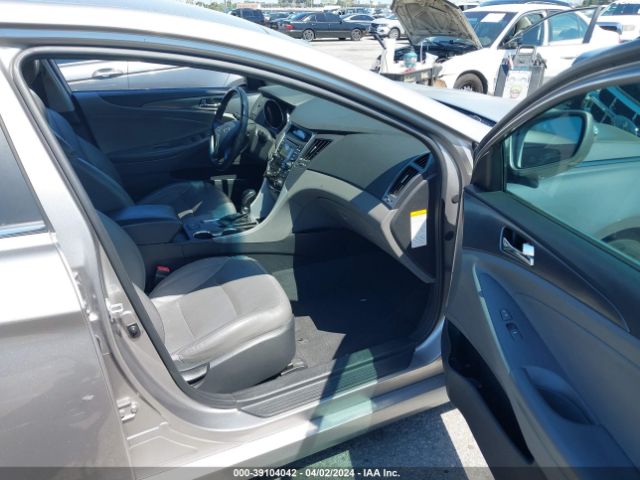 Photo 4 VIN: KMHEC4A44CA057849 - HYUNDAI SONATA HYBRID 