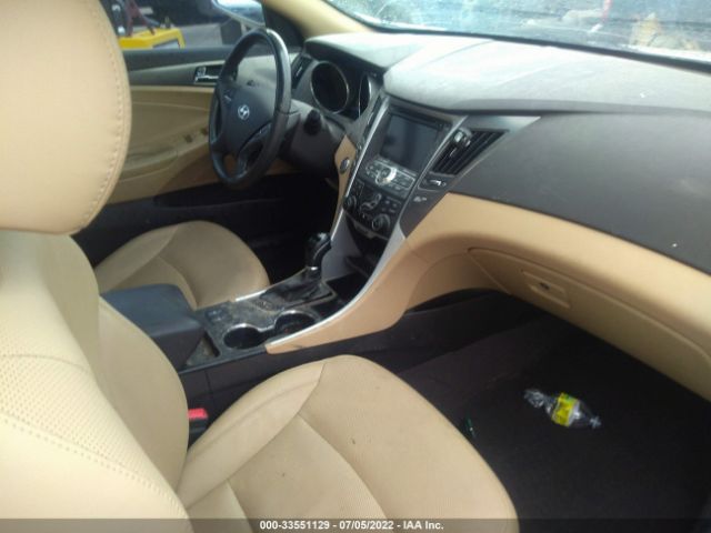 Photo 4 VIN: KMHEC4A44CA063179 - HYUNDAI SONATA 