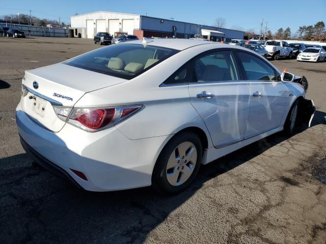 Photo 2 VIN: KMHEC4A44CA063215 - HYUNDAI SONATA HYB 