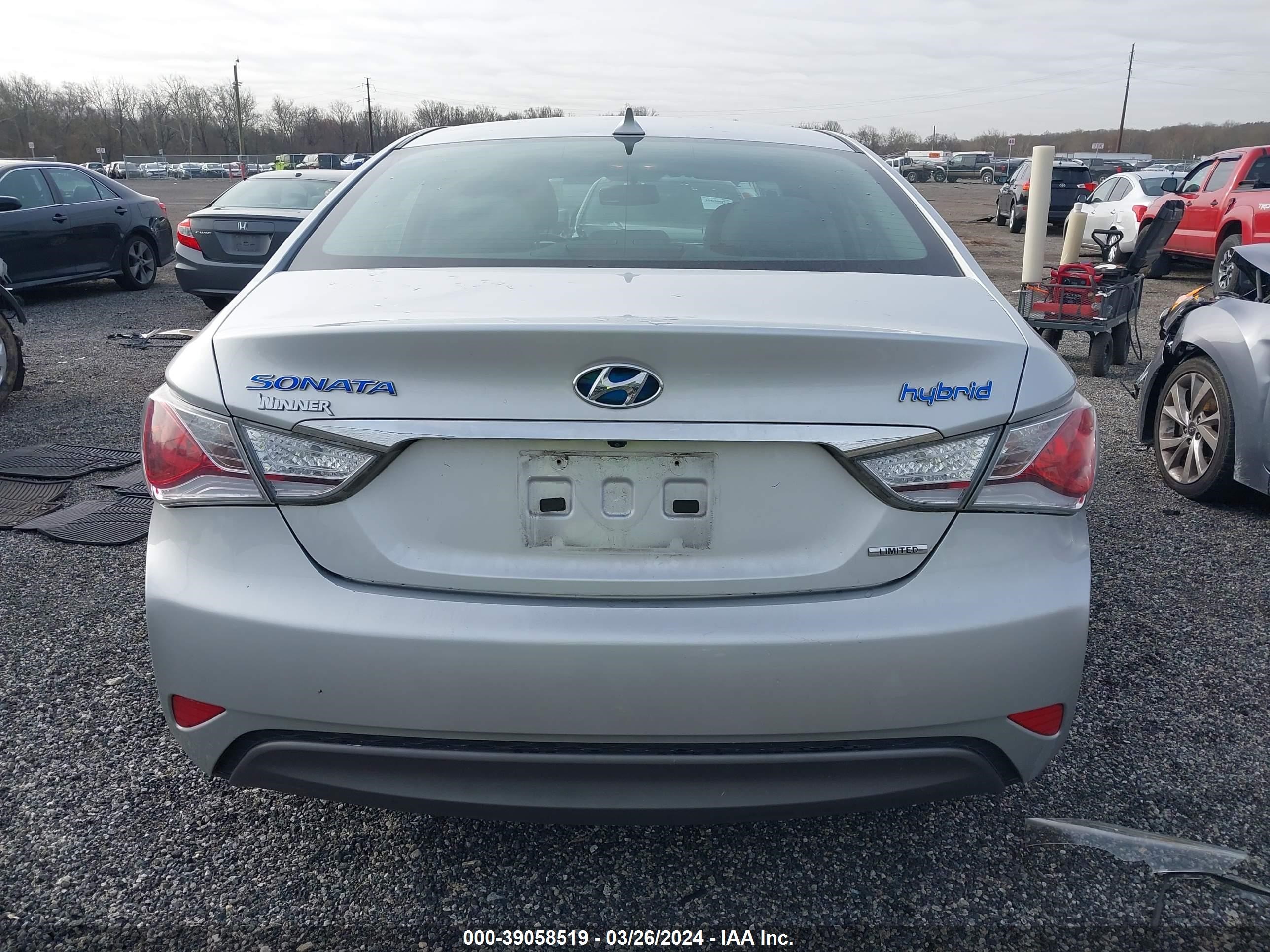 Photo 15 VIN: KMHEC4A44DA098273 - HYUNDAI SONATA 