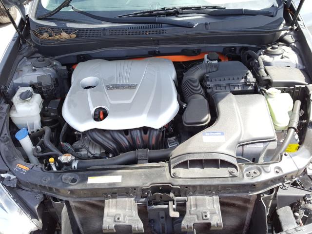 Photo 6 VIN: KMHEC4A44FA138645 - HYUNDAI SONATA HYB 