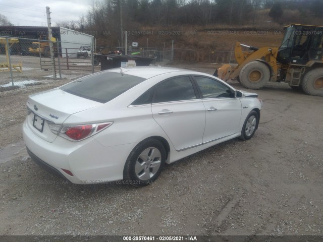 Photo 3 VIN: KMHEC4A45BA001224 - HYUNDAI SONATA 