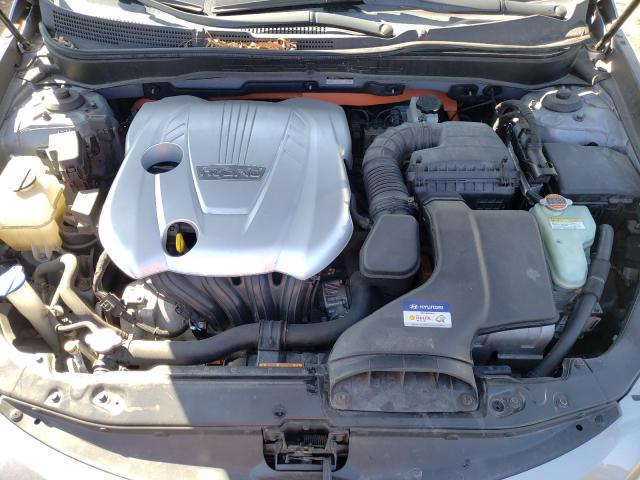 Photo 6 VIN: KMHEC4A45BA002275 - HYUNDAI SONATA HYB 