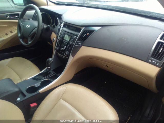 Photo 4 VIN: KMHEC4A45BA003572 - HYUNDAI SONATA 