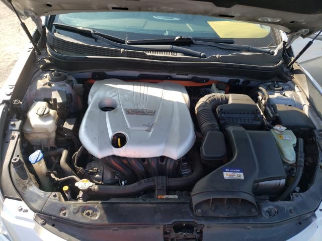 Photo 6 VIN: KMHEC4A45BA008075 - HYUNDAI SONATA HYB 