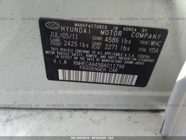 Photo 8 VIN: KMHEC4A45BA011798 - HYUNDAI SONATA 