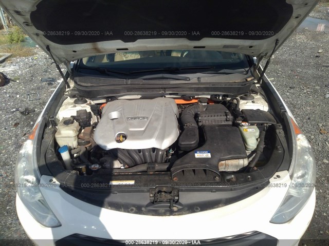 Photo 9 VIN: KMHEC4A45BA011798 - HYUNDAI SONATA 