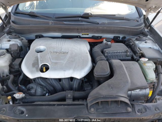 Photo 9 VIN: KMHEC4A45CA027131 - HYUNDAI SONATA HYBRID 