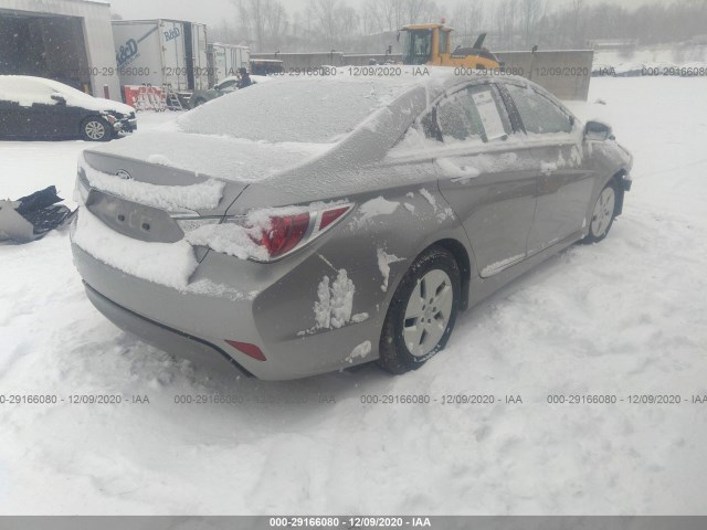 Photo 3 VIN: KMHEC4A45CA038338 - HYUNDAI SONATA 