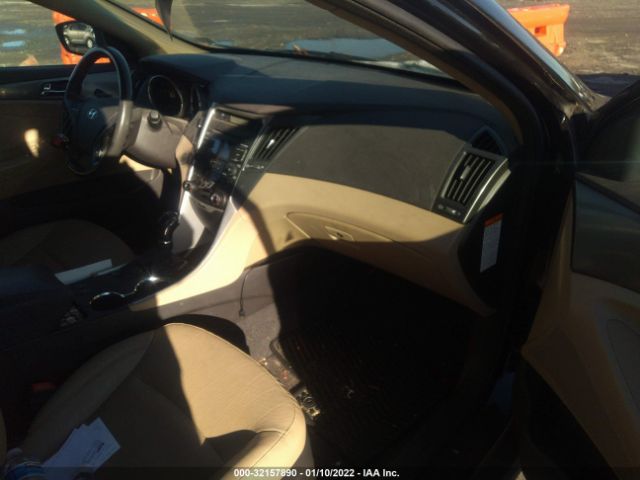 Photo 4 VIN: KMHEC4A45CA041028 - HYUNDAI SONATA 