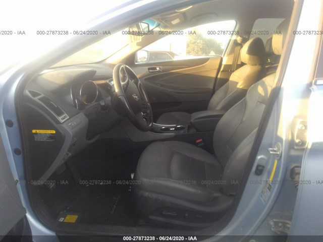 Photo 4 VIN: KMHEC4A45CA045788 - HYUNDAI SONATA 