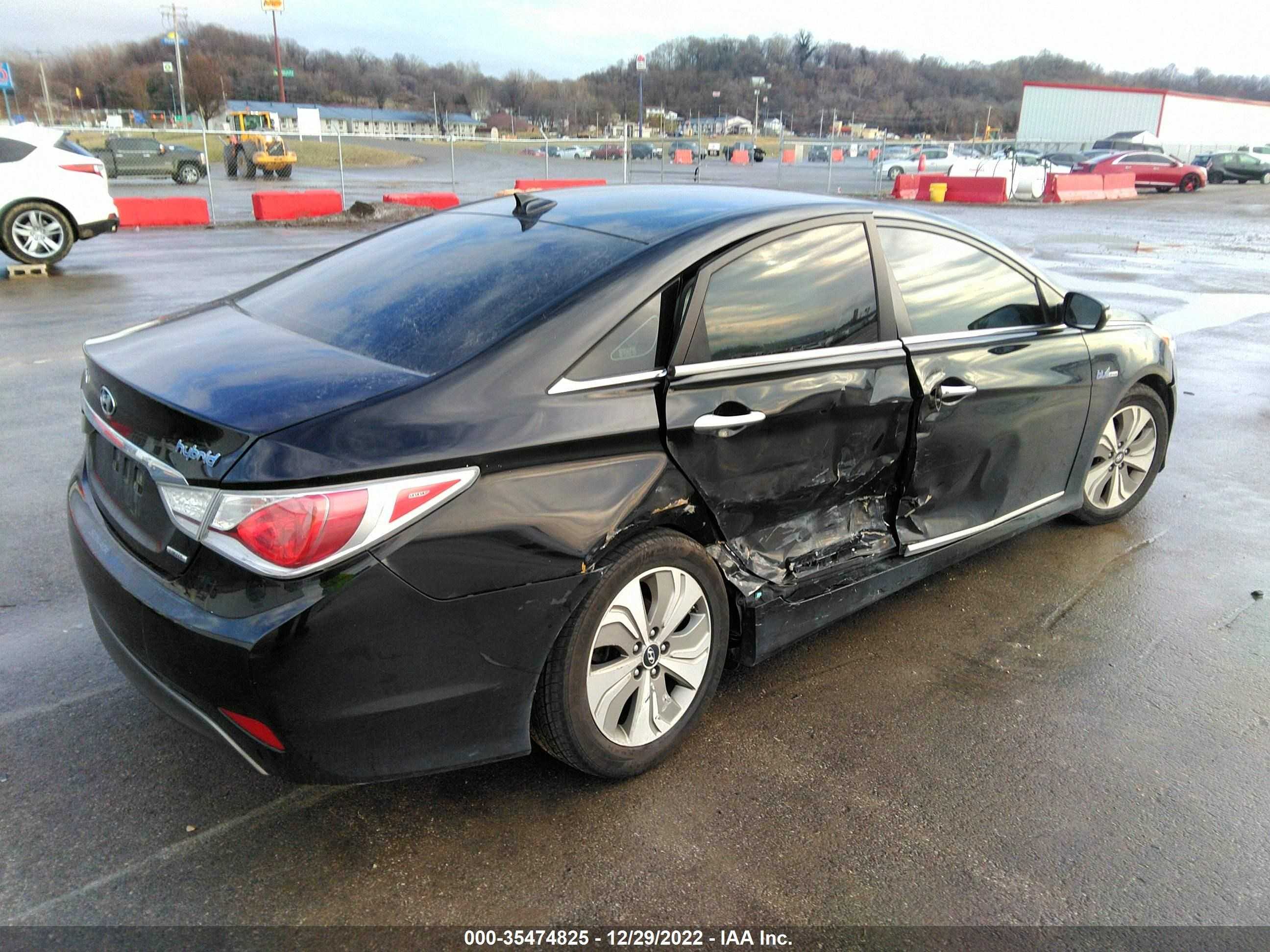 Photo 3 VIN: KMHEC4A45DA081157 - HYUNDAI SONATA 