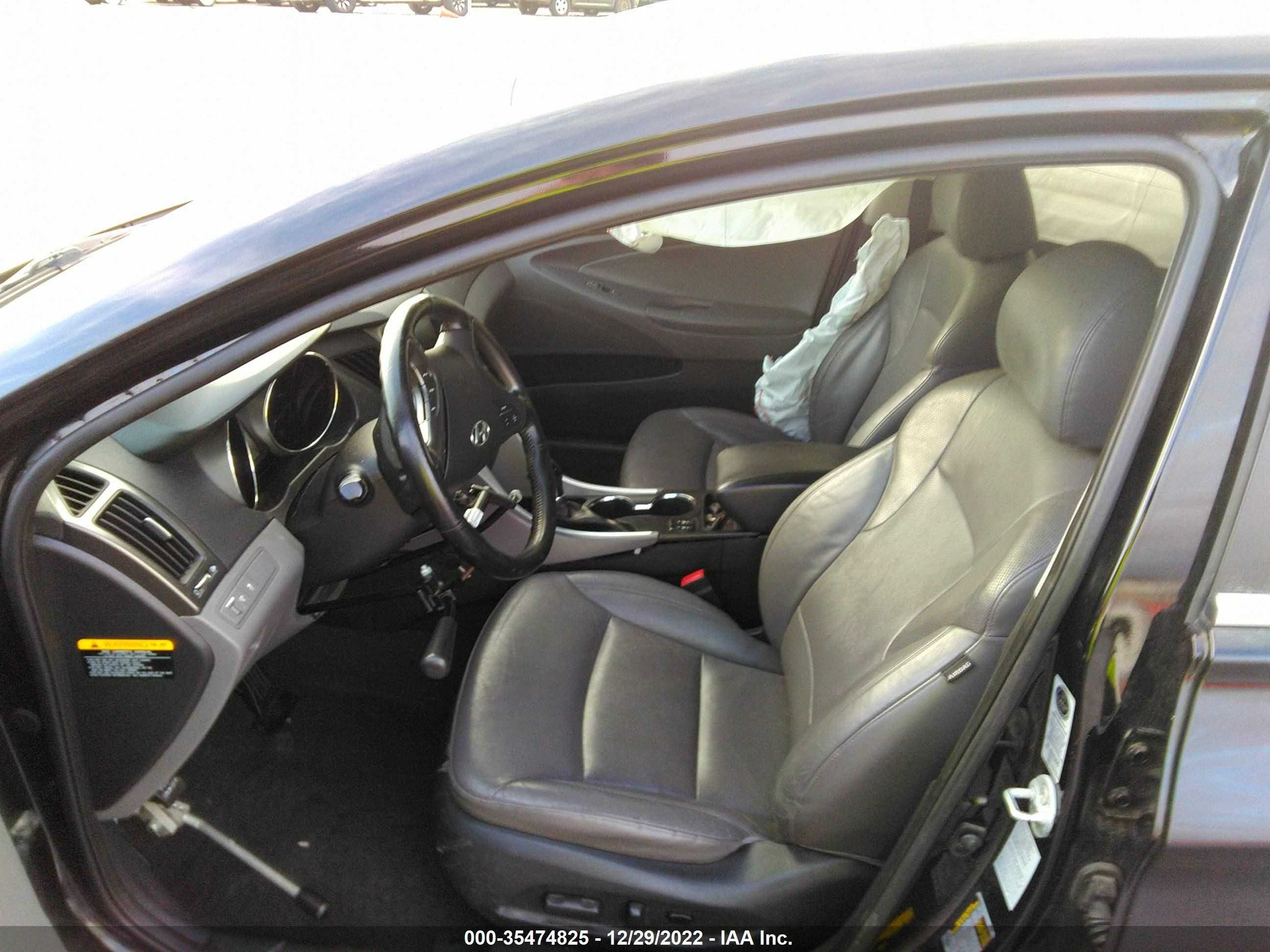 Photo 4 VIN: KMHEC4A45DA081157 - HYUNDAI SONATA 