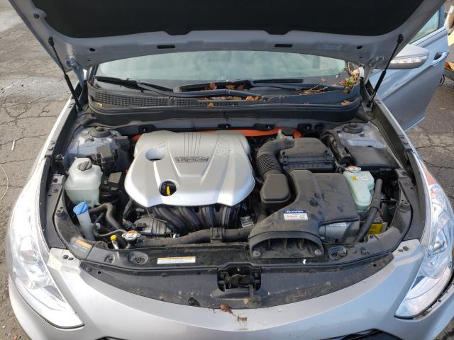 Photo 6 VIN: KMHEC4A45DA083300 - HYUNDAI SONATA HYB 