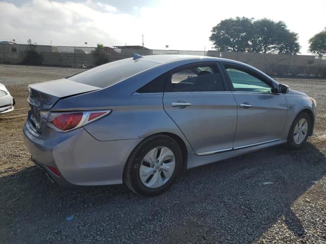 Photo 2 VIN: KMHEC4A45FA124883 - HYUNDAI SONATA HYB 