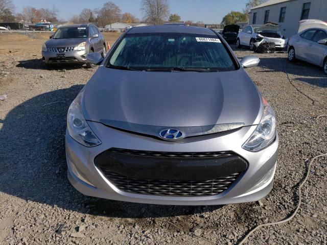 Photo 4 VIN: KMHEC4A45FA130439 - HYUNDAI SONATA HYB 