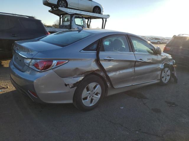 Photo 2 VIN: KMHEC4A46BA001815 - HYUNDAI SONATA HYB 