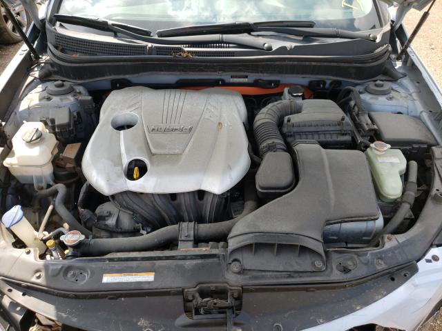 Photo 6 VIN: KMHEC4A46BA004620 - HYUNDAI SONATA HYB 